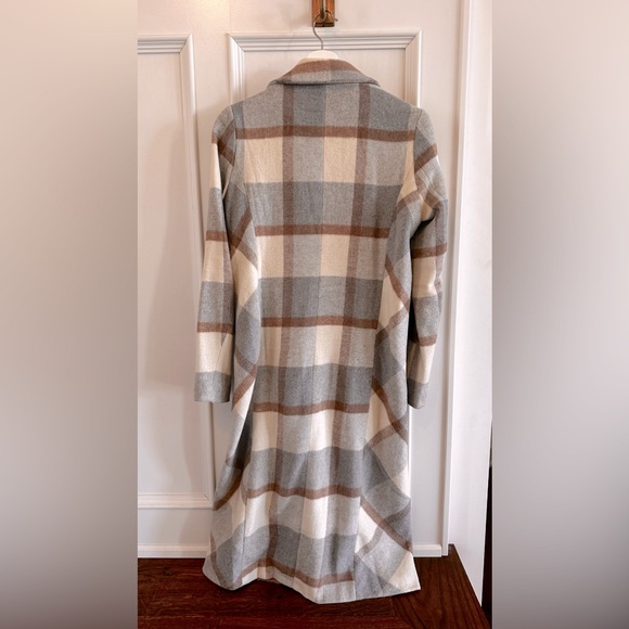 *SOLD*Plaid Long Lined Wool Coat Size Small (6) - Picture 2 of 2